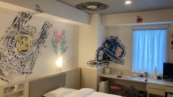 ベルケンホテル・神田では中山誠弥画伯とのArt Room Projectが始動